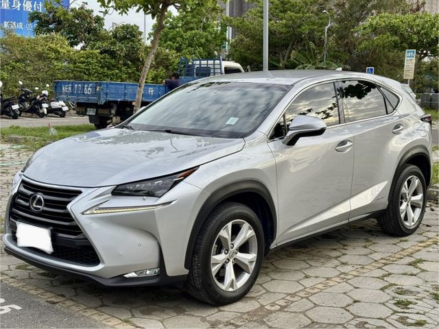 2015 NX300H 銀色 實跑10萬 豪華版 內外漂亮  第1張相片