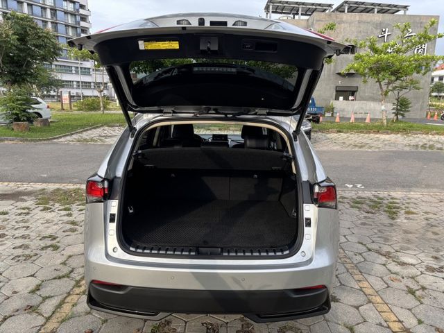 2015 NX300H 銀色 實跑10萬 豪華版 內外漂亮  第7張相片
