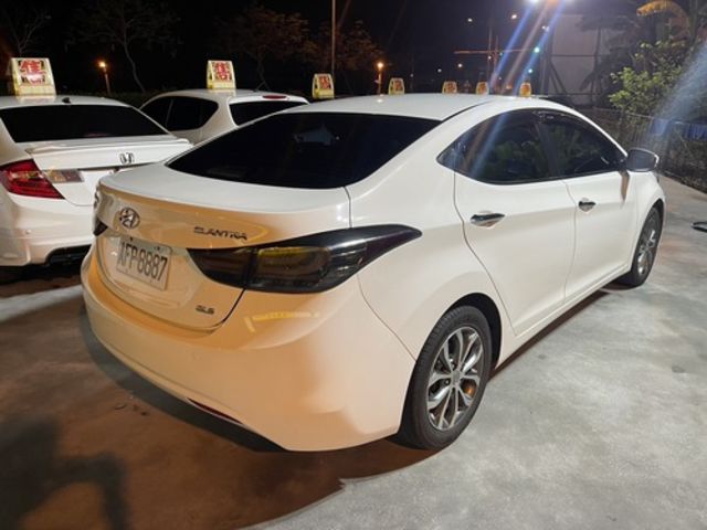 HYUNDAI現代 ELANTRA  第2張相片