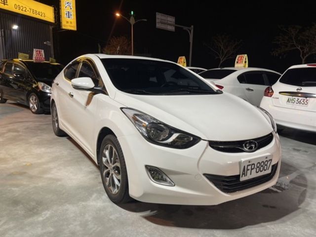 HYUNDAI現代 ELANTRA  第3張相片