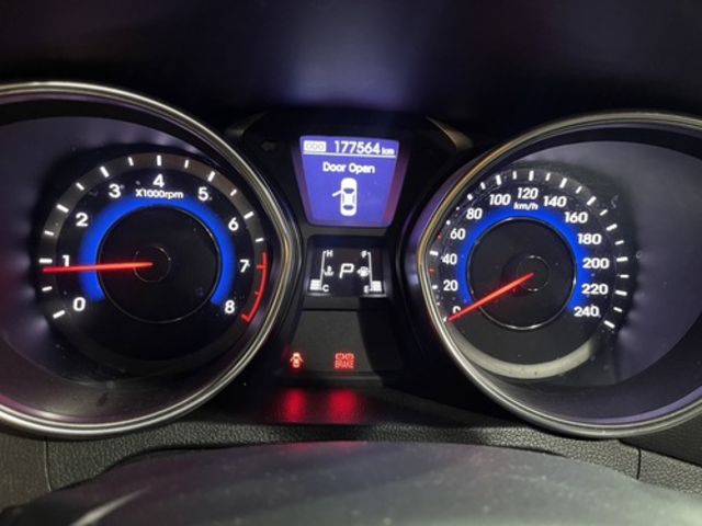 HYUNDAI現代 ELANTRA  第5張相片