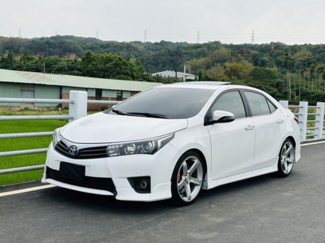 TOYOTA豐田 ALTIS  第1張相片