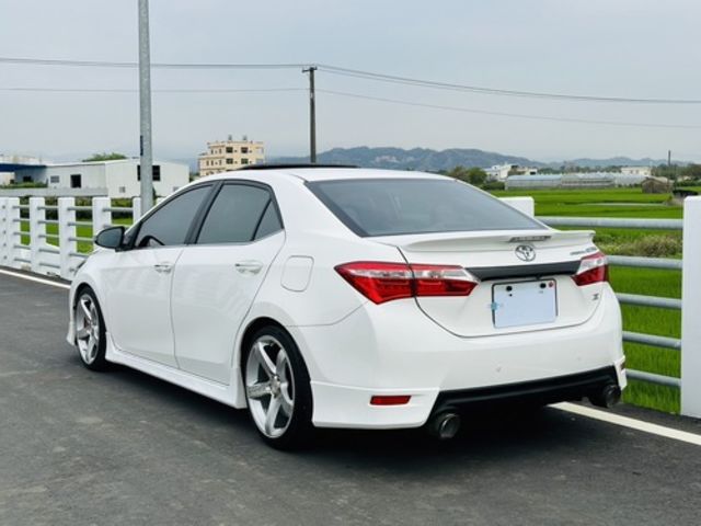 TOYOTA豐田 ALTIS  第2張相片