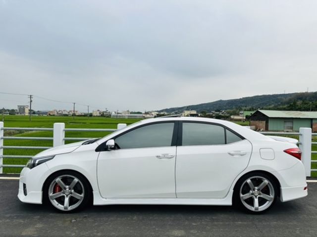 TOYOTA豐田 ALTIS  第3張相片