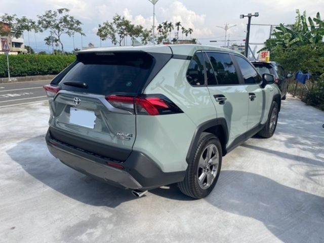 TOYOTA豐田 RAV4  第3張相片