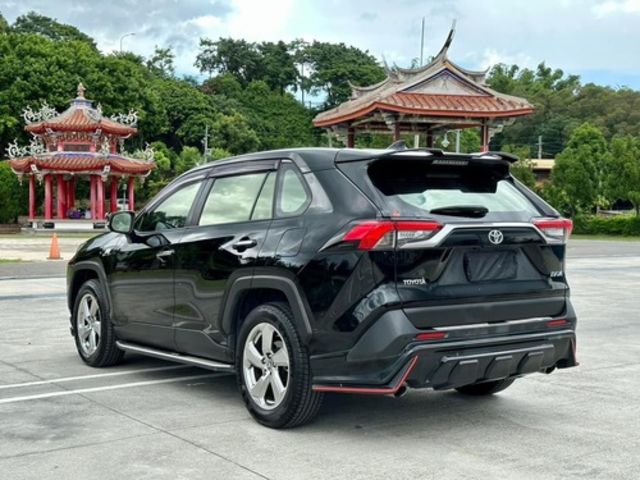 TOYOTA豐田 RAV4  第2張相片