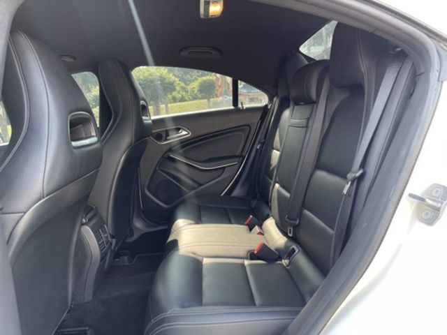 M-BENZ賓士 CLA250  第6張相片
