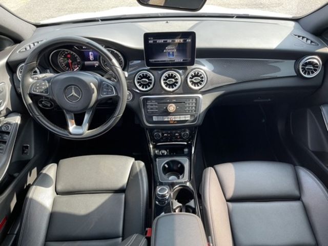 M-BENZ賓士 CLA250  第7張相片