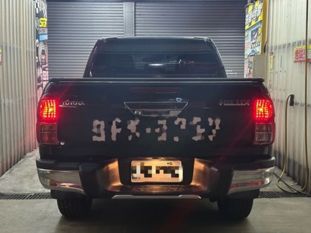 TOYOTA豐田 HILUX  第2張相片