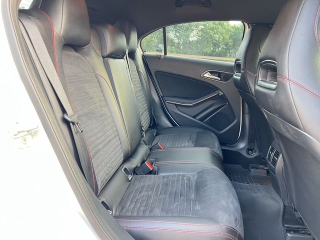 M-BENZ賓士 A180  第5張相片
