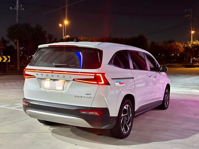 HYUNDAI現代 CUSTIN  第2張相片