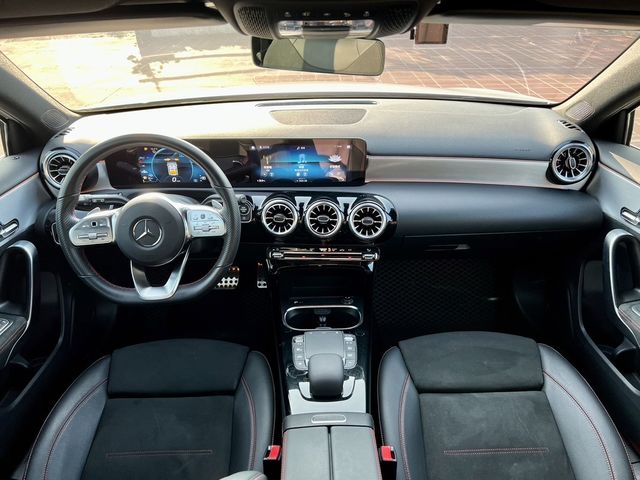 M-BENZ賓士 A180  第5張相片