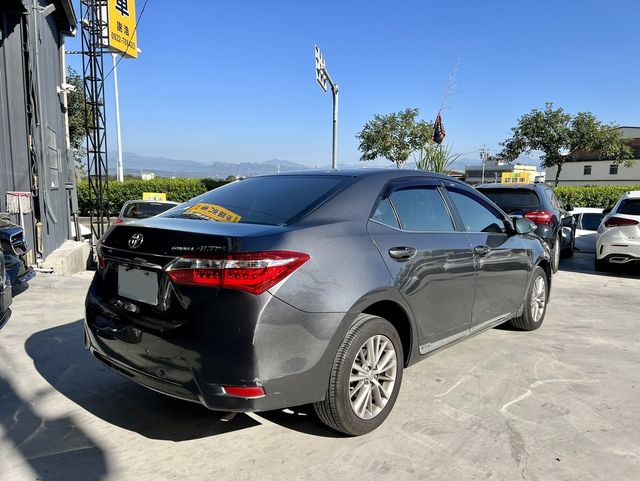 TOYOTA豐田 ALTIS  第2張相片