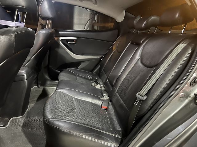 HYUNDAI現代 ELANTRA  第9張相片