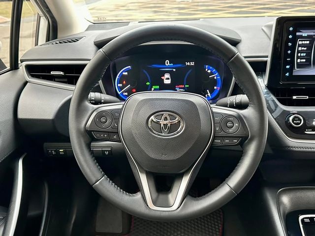 TOYOTA豐田 COROLLA ALTIS HYBRID  第2張相片