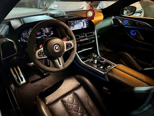 BMW寶馬 M8 COUPE  第3張相片