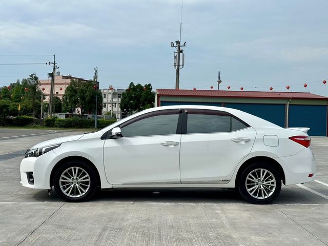 TOYOTA豐田 ALTIS  第3張相片