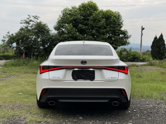 LEXUS凌志 IS 300H  第4張相片