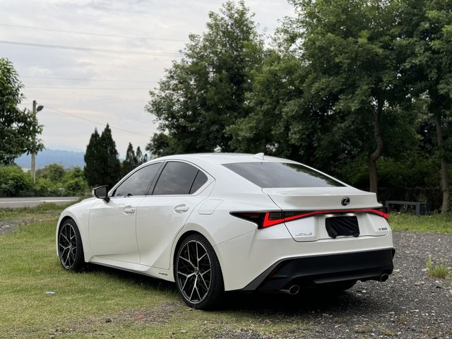 LEXUS凌志 IS 300H  第6張相片