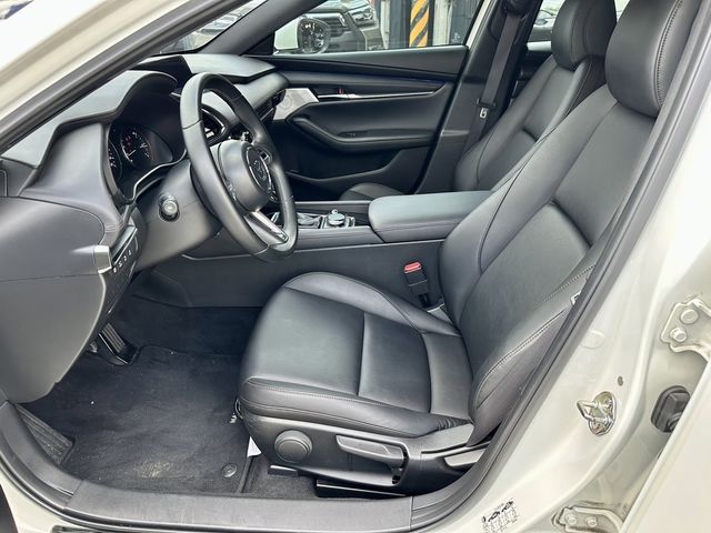 MAZDA馬自達 MAZDA 3  第3張相片