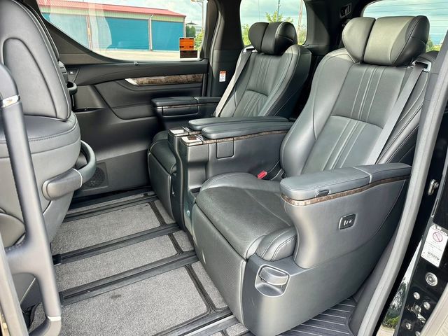TOYOTA豐田 ALPHARD  第5張相片