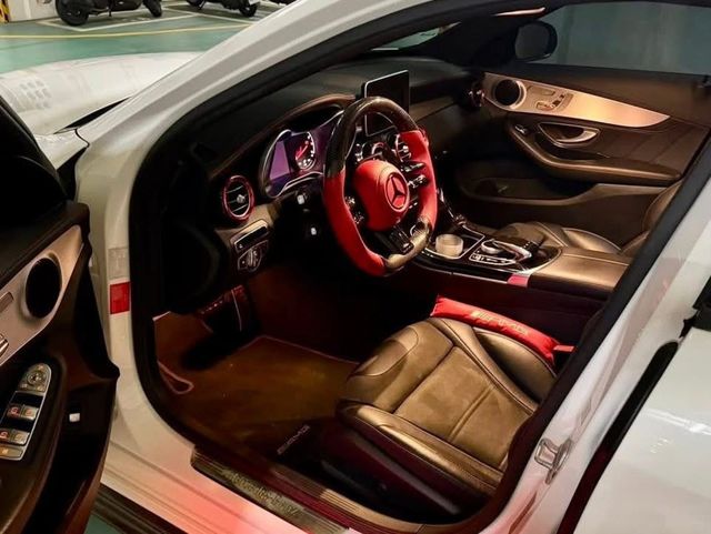 M-BENZ賓士 C450  第6張相片