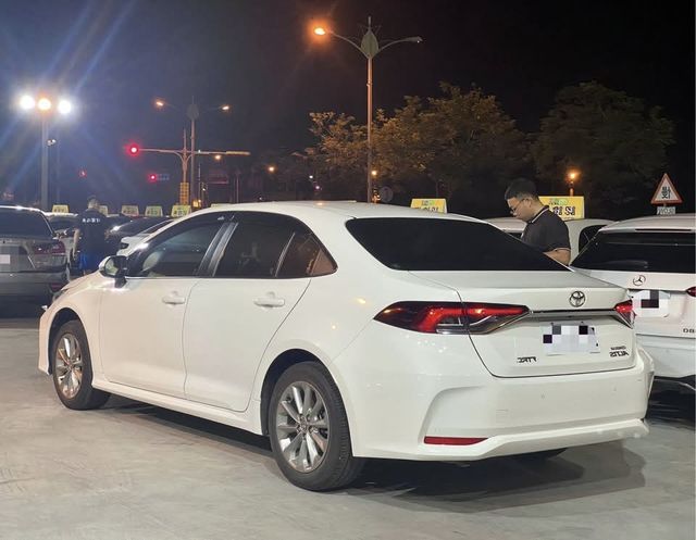 TOYOTA豐田 ALTIS  第2張相片