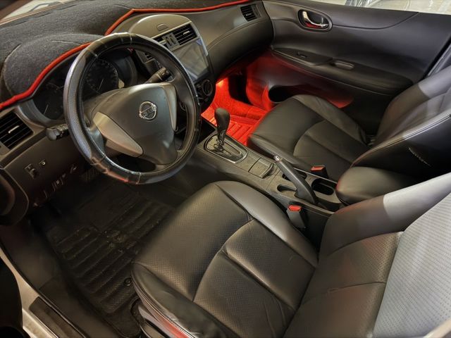 NISSAN日產 TIIDA  第3張相片