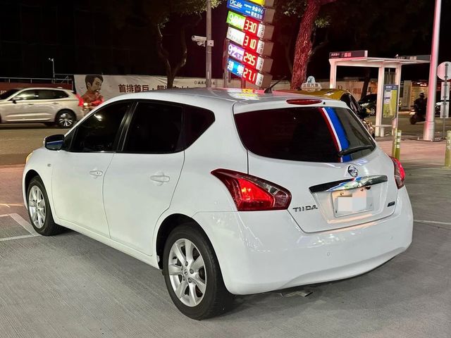 NISSAN日產 TIIDA  第5張相片