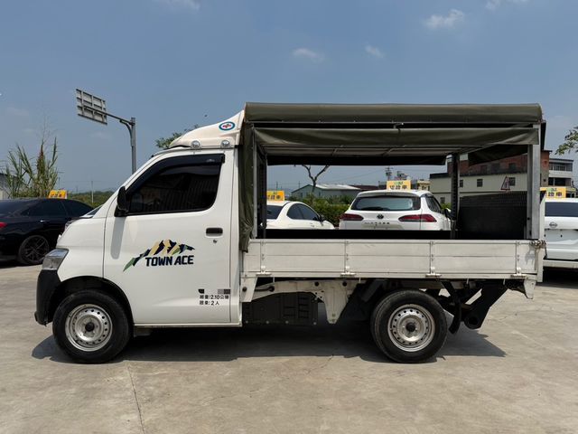 TOYOTA豐田 TOWN ACE  第3張相片