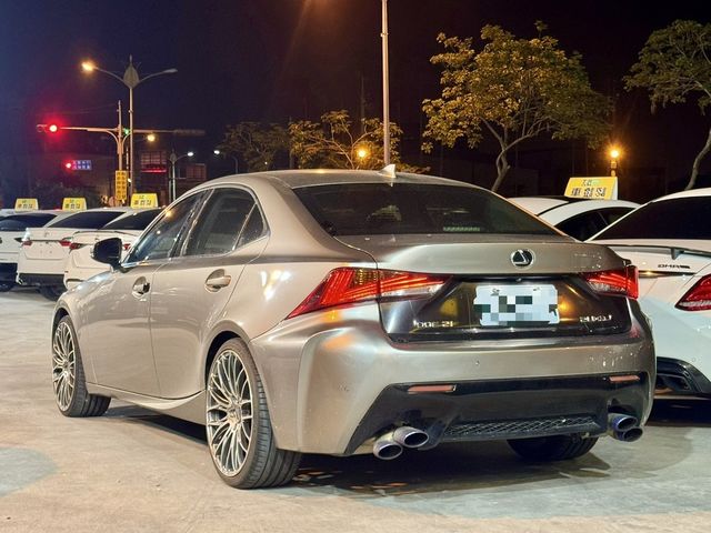 LEXUS凌志 IS 300  第2張相片