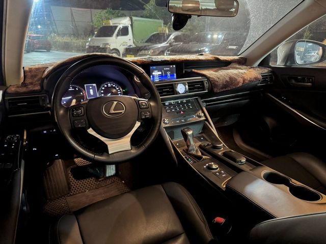 LEXUS凌志 IS 300  第3張相片