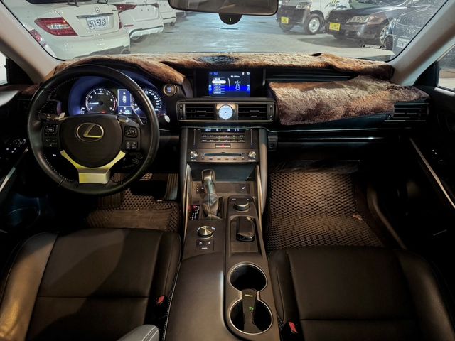 LEXUS凌志 IS 300  第4張相片