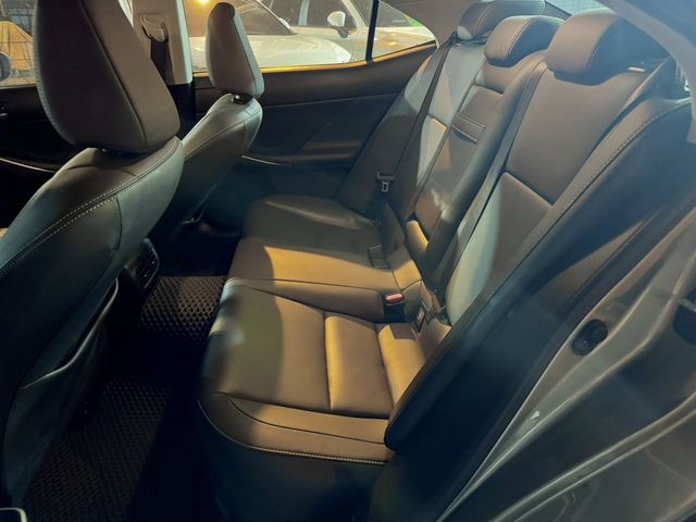 LEXUS凌志 IS 300  第6張相片