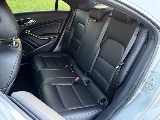 M-BENZ賓士 CLA200  第9張相片