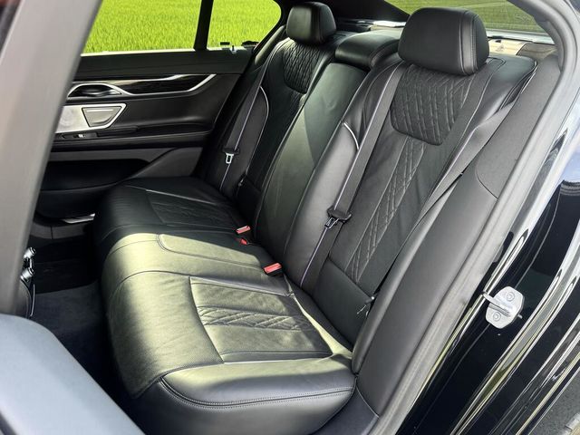 BMW寶馬 730I  第9張相片