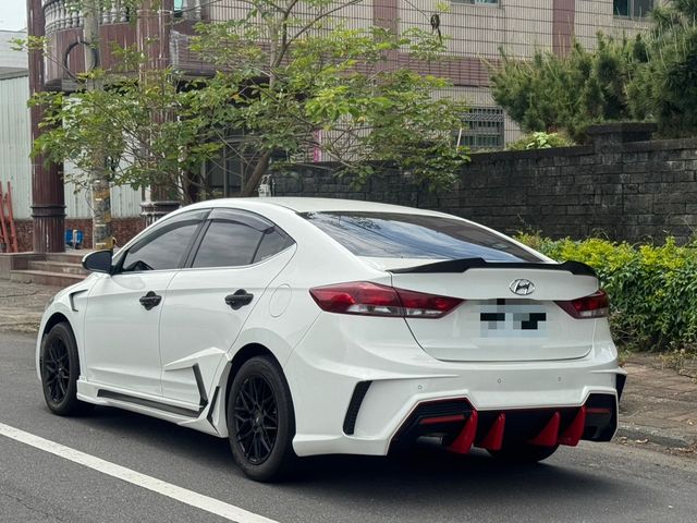HYUNDAI現代 ELANTRA  第2張相片