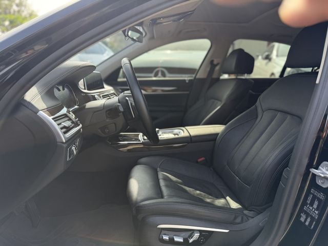 BMW寶馬 730I  第7張相片