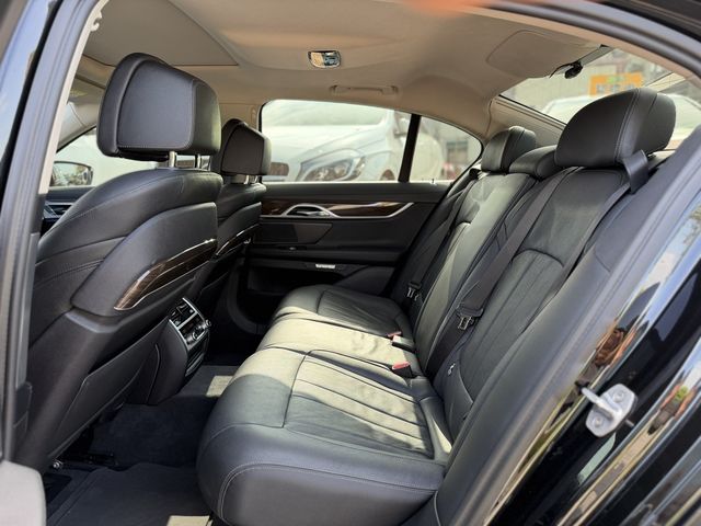 BMW寶馬 730I  第8張相片