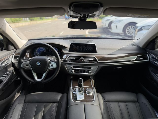 BMW寶馬 730I  第9張相片