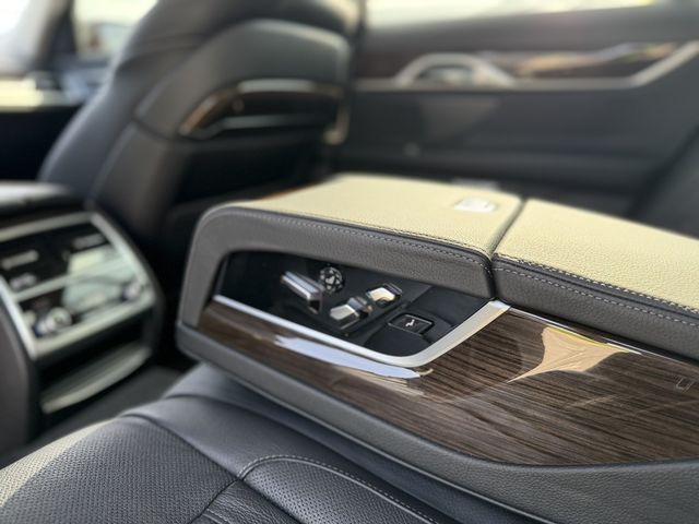 BMW寶馬 730I  第17張相片