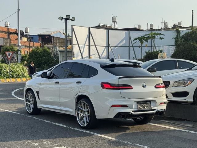 BMW寶馬 X4 XDRIVE20I  第4張相片