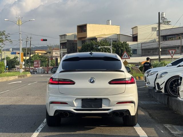 BMW寶馬 X4 XDRIVE20I  第5張相片