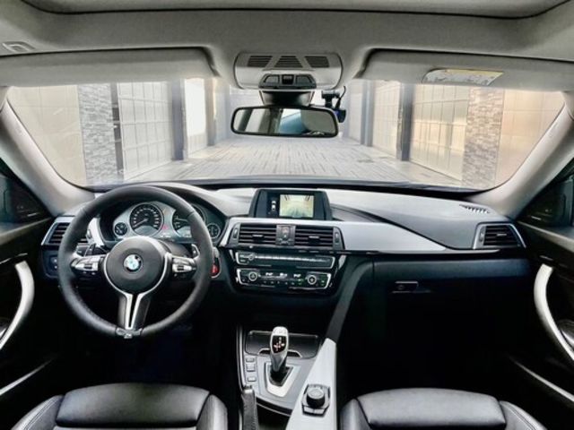 BMW寶馬 320I SPORT LINE  第5張相片