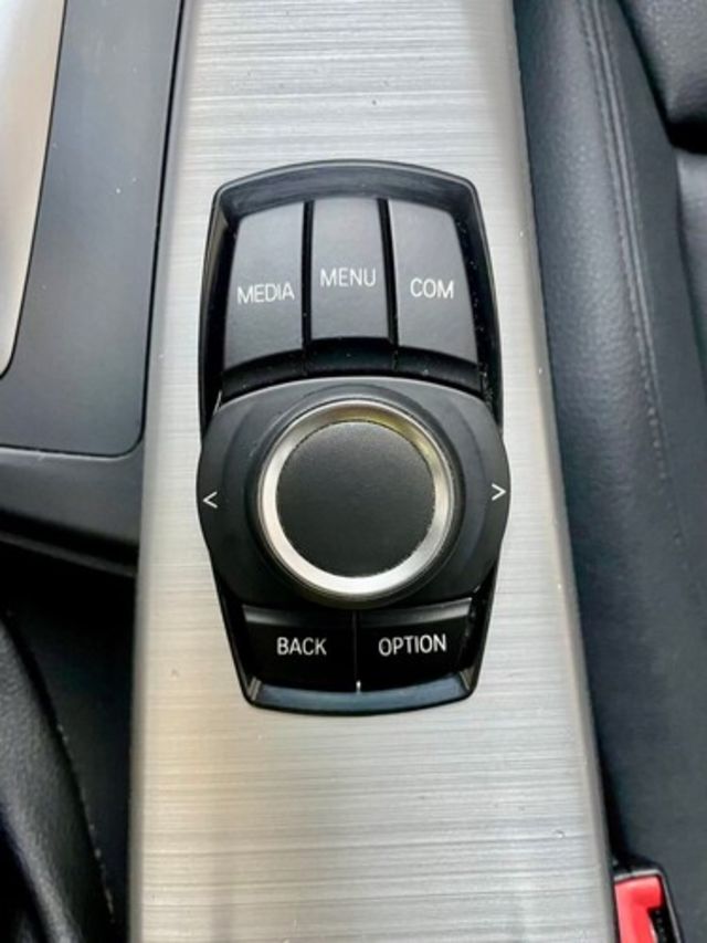 BMW寶馬 320I SPORT LINE  第10張相片