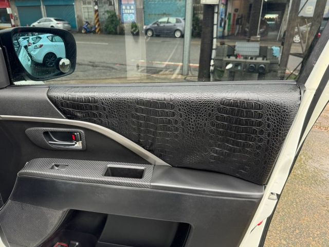14年馬五 稀有白色~車況優 無待修 無菸車~  第17張相片