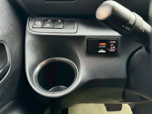 22年 豐田省油車 SIENTA1.8 五人S+ 單電滑門 循跡 車道偏移 一手車跑2萬  第17張相片