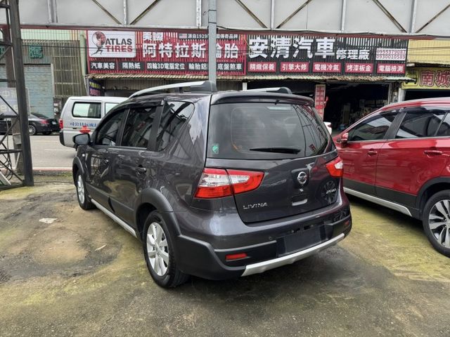 2020年LIVINA 1.6 高階主管愛車 內裝外觀九成新  第4張相片