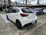 17年MAZDA2 白色 頂級版 IKEY 導航 女用一手車  第4張縮圖