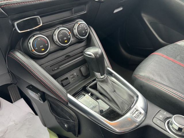 17年MAZDA2 白色 頂級版 IKEY 導航 女用一手車  第13張相片
